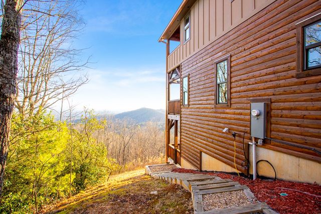 150 Lazy Country Cove Road, Murphy, NC 28906