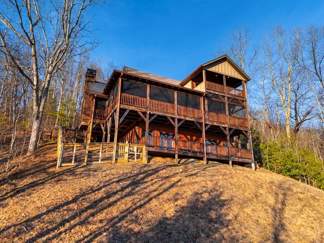 150 Lazy Country Cove Road, Murphy, NC 28906