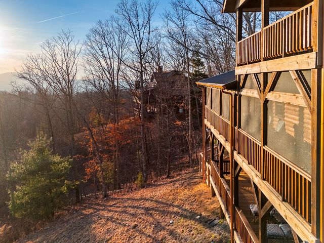 150 Lazy Country Cove Road, Murphy, NC 28906