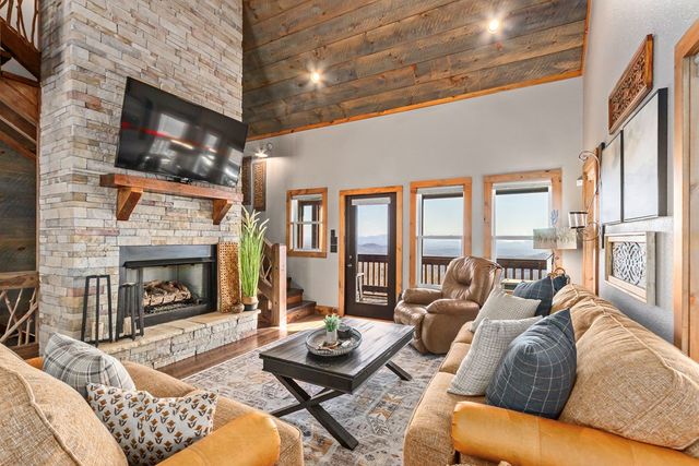 150 Lazy Country Cove Road, Murphy, NC 28906