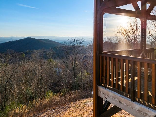 150 Lazy Country Cove Road, Murphy, NC 28906
