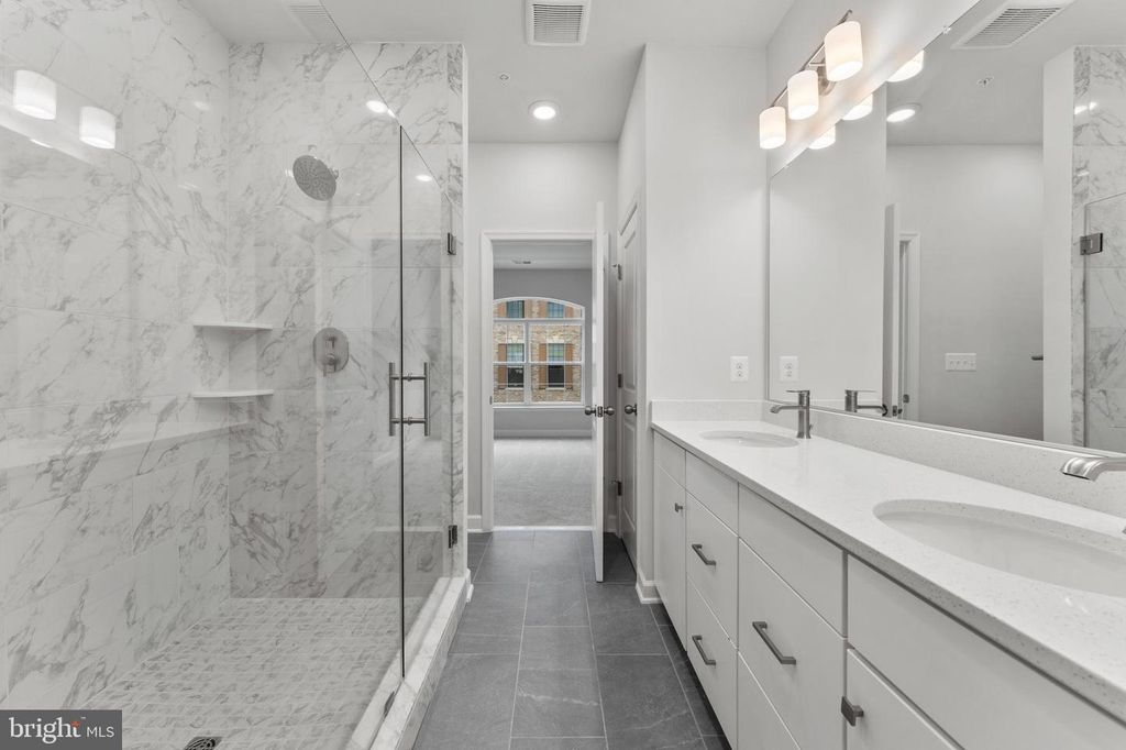 Image 20 of property listing at 622 CATAMARAN WAY, National Harbor, MD 20745