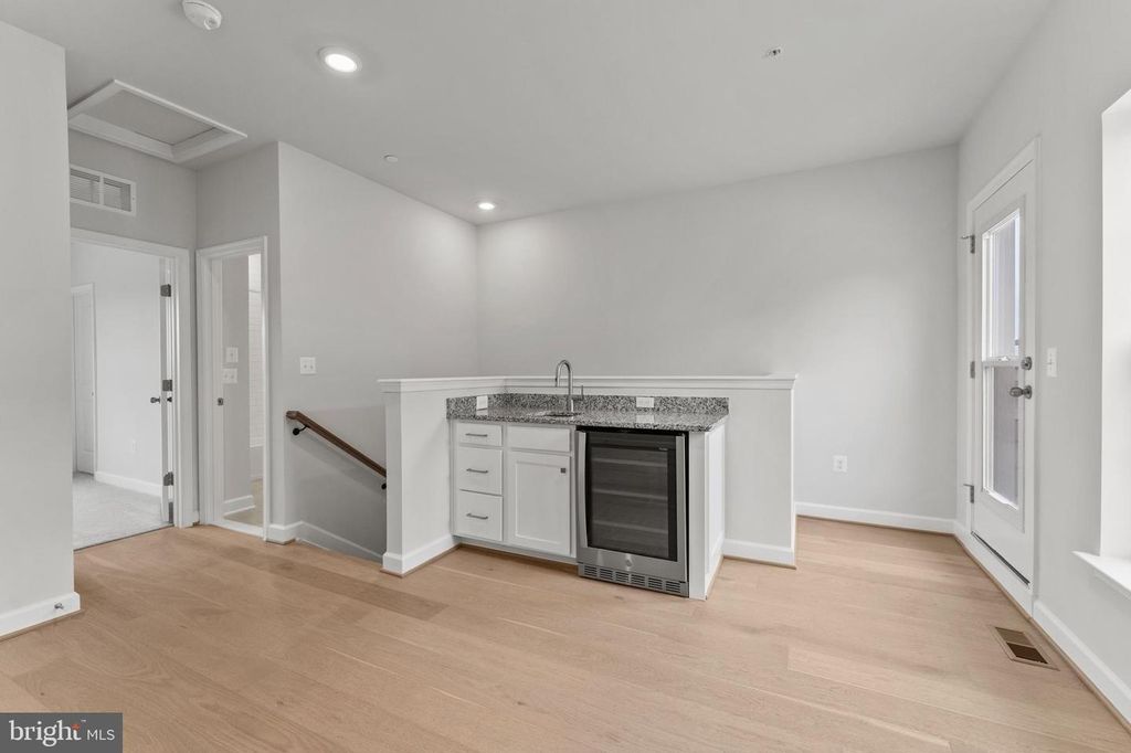 Image 23 of property listing at 622 CATAMARAN WAY, National Harbor, MD 20745