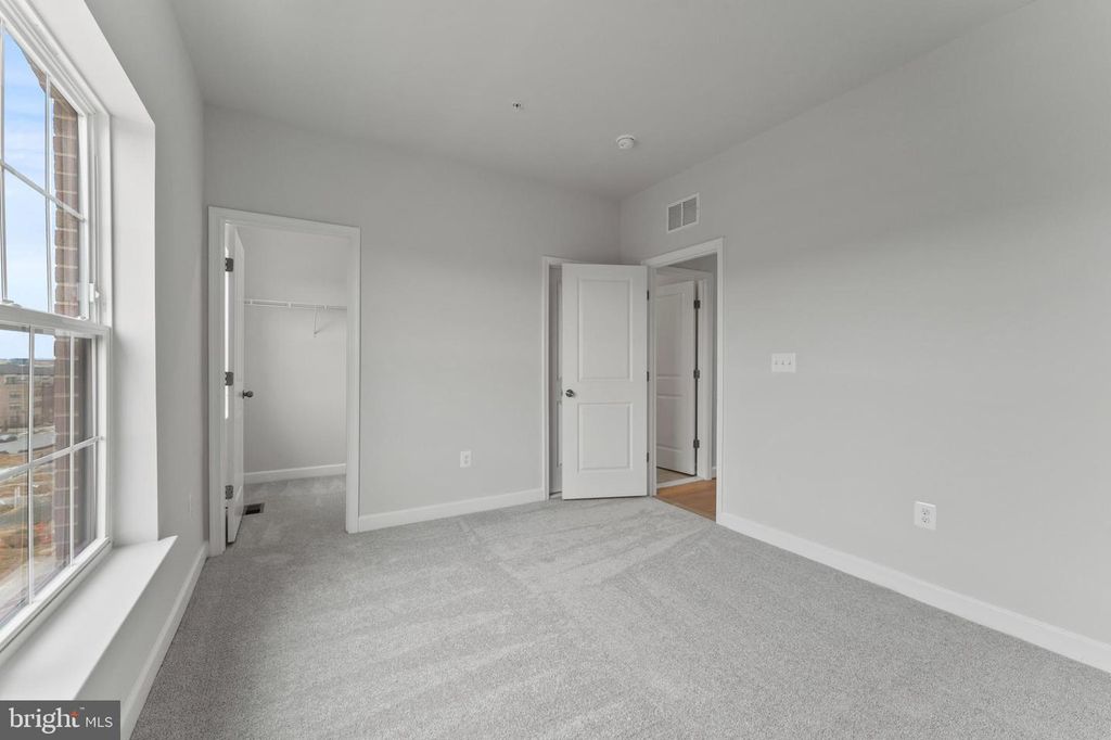 Image 24 of property listing at 622 CATAMARAN WAY, National Harbor, MD 20745