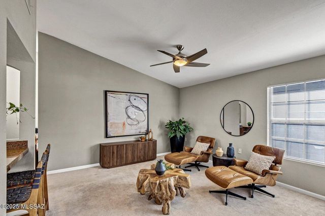 6414 N Tierra de las Catalinas Apt 32, Tucson, AZ 85718