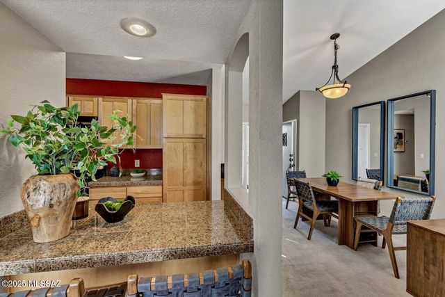 6414 N Tierra de las Catalinas Apt 32, Tucson, AZ 85718