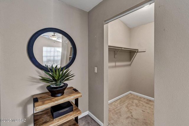 6414 N Tierra de las Catalinas Apt 32, Tucson, AZ 85718