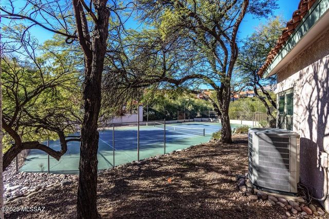 6414 N Tierra de las Catalinas Apt 32, Tucson, AZ 85718