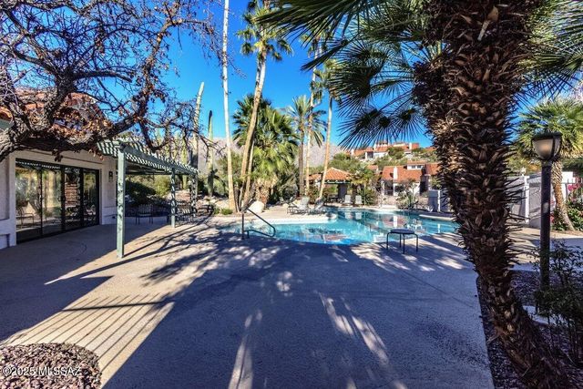 6414 N Tierra de las Catalinas Apt 32, Tucson, AZ 85718