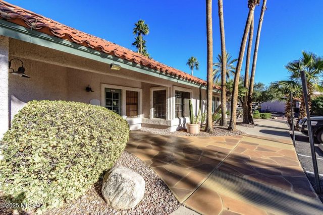 6414 N Tierra de las Catalinas Apt 32, Tucson, AZ 85718