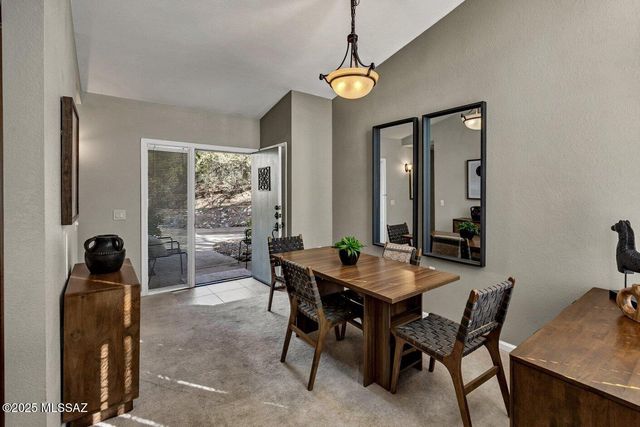 6414 N Tierra de las Catalinas Apt 32, Tucson, AZ 85718