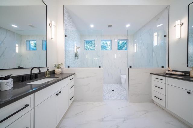 2420 FLOYD STREET, Sarasota, FL 34239
