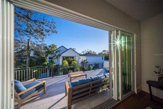 2420 FLOYD STREET, Sarasota, FL 34239