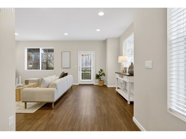 10521 Ne PARK RIDGE Way, Hillsboro, OR 97006