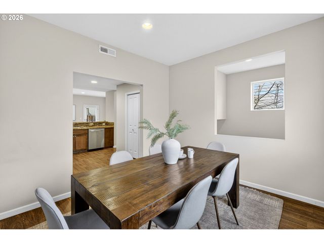 10521 Ne PARK RIDGE Way, Hillsboro, OR 97006