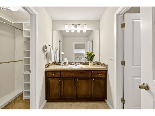 10521 Ne PARK RIDGE Way, Hillsboro, OR 97006