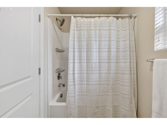 10521 Ne PARK RIDGE Way, Hillsboro, OR 97006