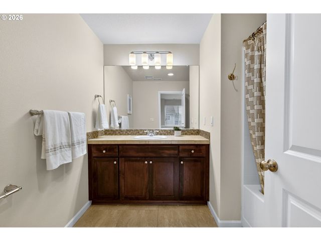 10521 Ne PARK RIDGE Way, Hillsboro, OR 97006