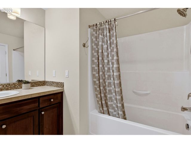 10521 Ne PARK RIDGE Way, Hillsboro, OR 97006