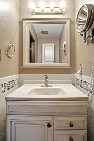 841 Lake View Ridge, White Settlement, TX 76108