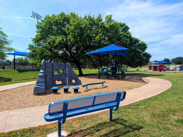 841 Lake View Ridge, White Settlement, TX 76108