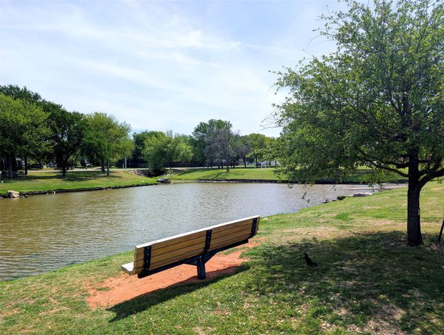 841 Lake View Ridge, White Settlement, TX 76108