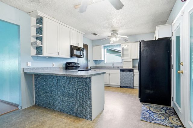 841 Lake View Ridge, White Settlement, TX 76108