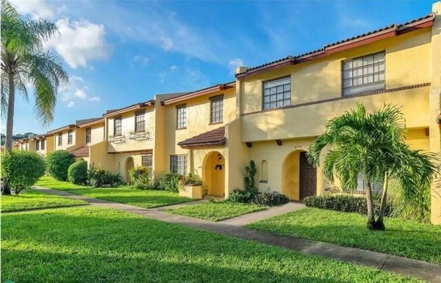 2760 NW 47TH Lane 2805, Lauderdale Lakes, FL 33313