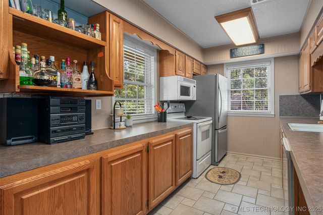 95961 S Manns Drive, Gore, OK 74435