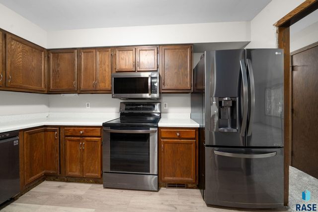 917 S Grandview Ave, Sioux Falls, SD 57103