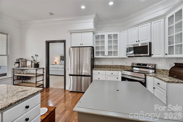 1019 10th Street Lane NW, Hickory, NC 28601
