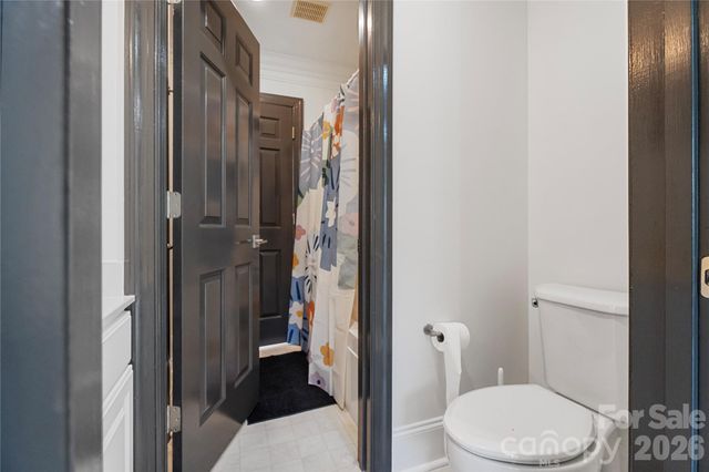 1019 10th Street Lane NW, Hickory, NC 28601