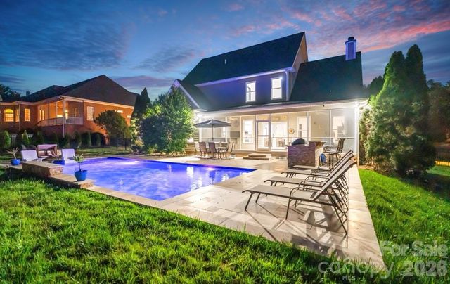 1019 10th Street Lane NW, Hickory, NC 28601