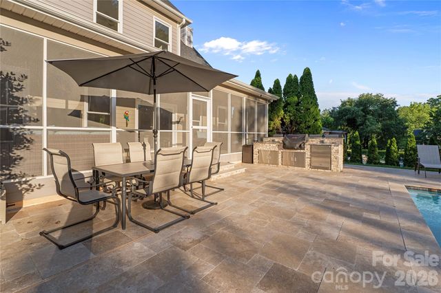 1019 10th Street Lane NW, Hickory, NC 28601
