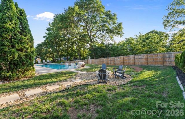 1019 10th Street Lane NW, Hickory, NC 28601