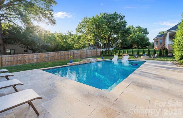 1019 10th Street Lane NW, Hickory, NC 28601