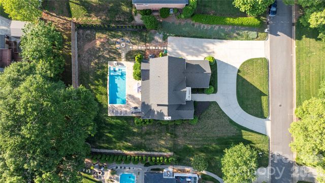 1019 10th Street Lane NW, Hickory, NC 28601