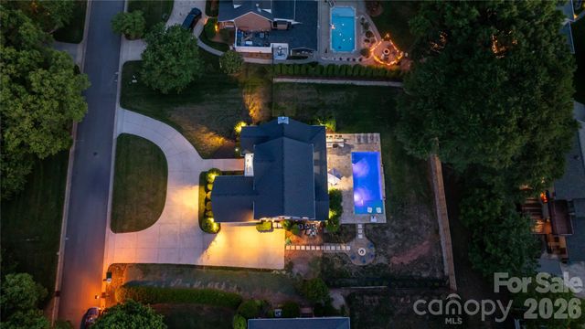 1019 10th Street Lane NW, Hickory, NC 28601