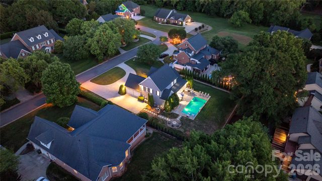 1019 10th Street Lane NW, Hickory, NC 28601