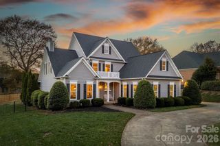 1019 10th Street Lane NW, Hickory, NC 28601