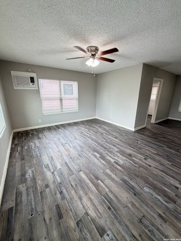 107 Fran Fran, San Antonio, TX 78207