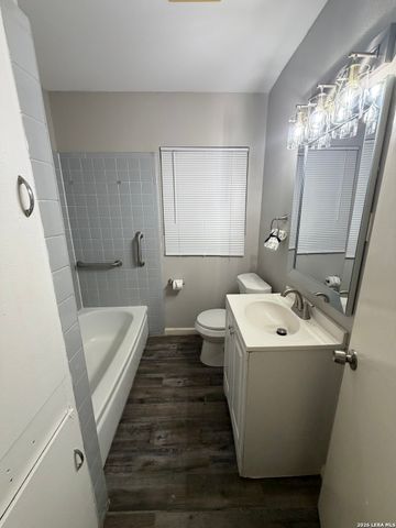 107 Fran Fran, San Antonio, TX 78207