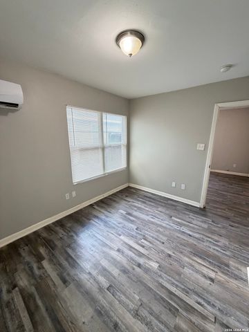 107 Fran Fran, San Antonio, TX 78207
