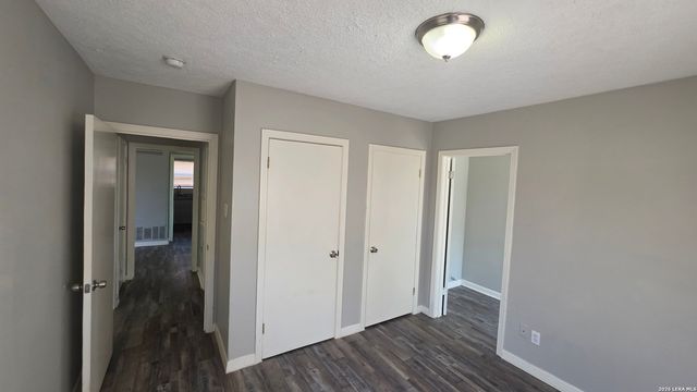 107 Fran Fran, San Antonio, TX 78207