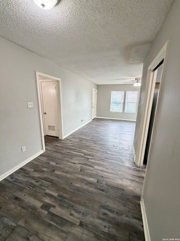 107 Fran Fran, San Antonio, TX 78207