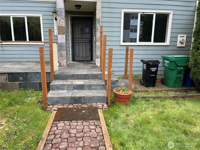 6906 55th Avenue S, Seattle, WA 98118
