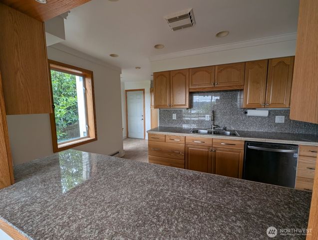 6906 55th Avenue S, Seattle, WA 98118