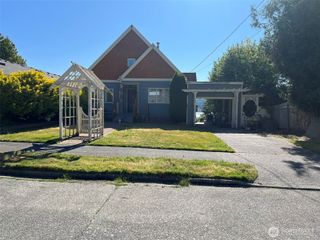 6906 55th Avenue S, Seattle, WA 98118
