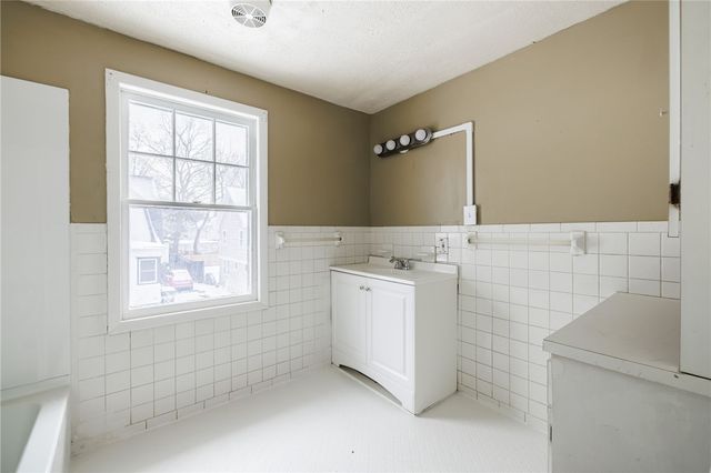 8 Emanon St Street, Rochester, NY 14621