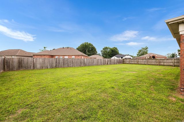 17 Stonehenge Drive, Cabot, AR 72023